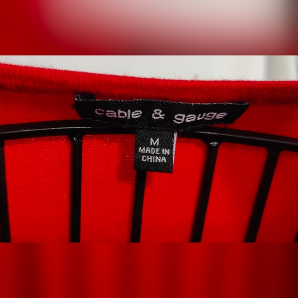 Cable & Gauge Women's Top - Red - Size M - Picture 8 of 8